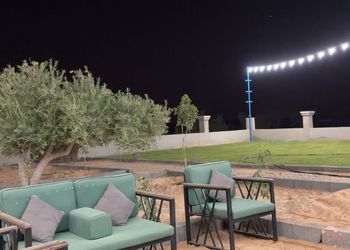 مزرعة بمناظر خلابة وجلسة خارجية 