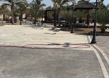 استراحة بمسطح اخضر و مسبح خارجي