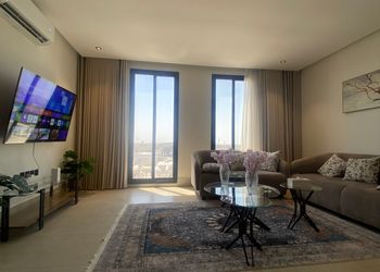 غرفتين نوم صاله بلياردو وسينما  