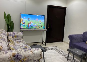شقة بغرفتين نوم وصالة 