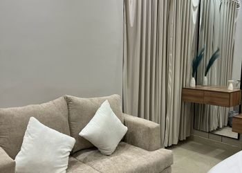 استديو بأثاث مريح وبسيط 