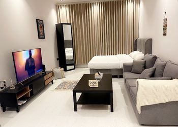 استديو بدخول ذاتي وموقع مميز
