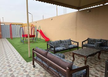شاليه بسطح اخضر و ركن شواء