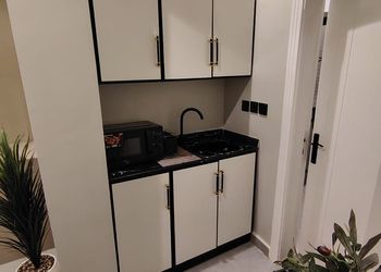 استديو بسرير ماستر وجلسة جانبية 