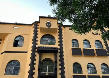 استديو هادئ بدخول ذاتي