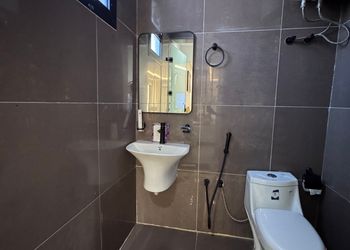 استديو بأثاث مريح وبسيط 
