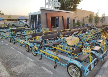 شاليه بمسبح خارجي وجلسة خارجية