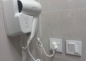 استديو هادئ بسرير ماستر 