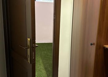 استديو هادئ بدخول ذاتي 