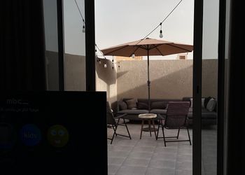 صالة، غرفة نوم، وسينما خاصة