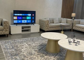 شاليه بمسبح خارجي وألعاب مائية