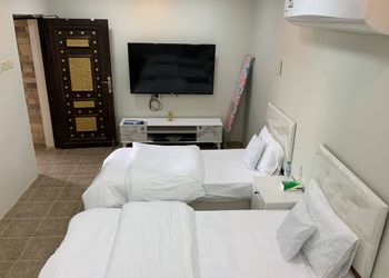 استوديو بثلاث أسرة 