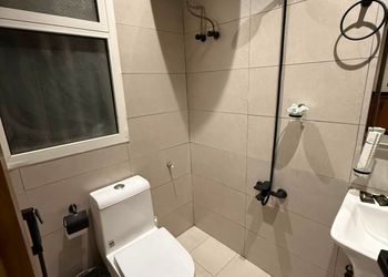 شقة بغرفة معيشة وغرفة نوم 