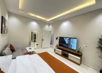 استديو بتصميم أنيق ودخول ذاتي