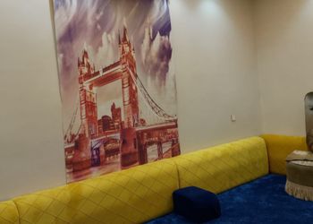 شاليه بمسطح اخضر ومجالس 