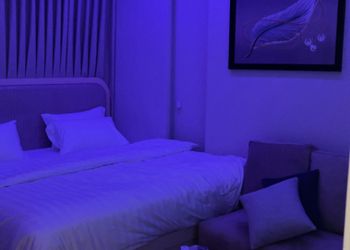 استديو بسرير ماستر وأثاث مريح 