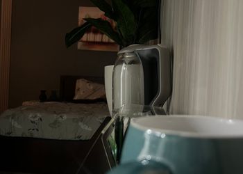 استديو بأثاث مريح وبسيط 