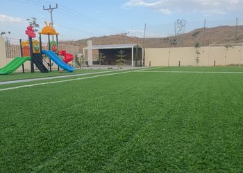 استراحة بجلسة وألعاب أطفال 