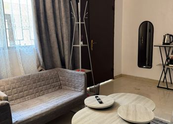 استديو بسرير ماستر 