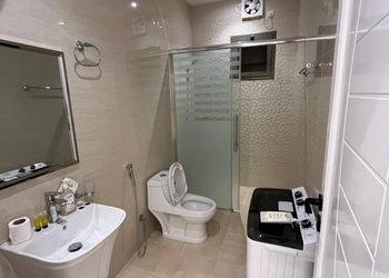 استديو بسرير ماستر وجلسة جانبية 