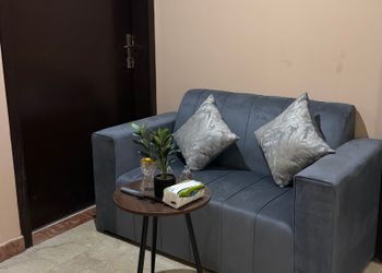 شقة بغرفتين نوم وأثاث هادئ