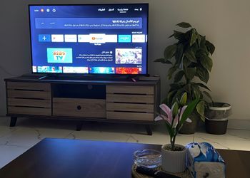 استديو بأثاث مريح وبسيط 