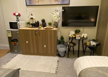 استديو انيق بجلسه جانبيه ودخول ذاتي 