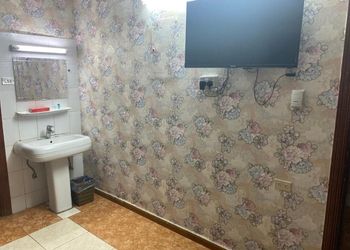 شقة بغرفة جلوس وغرفتين نوم 