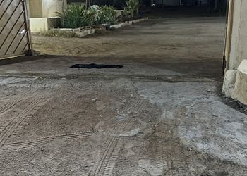 استراحة بمجلس وفناء خارجي 