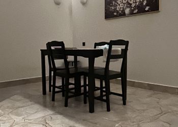 شقة بغرفتين نوم وصالة 