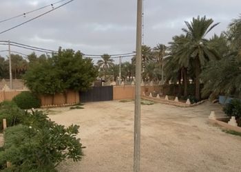 مزرعة بمناظر خلابة وجلسة خارجية 