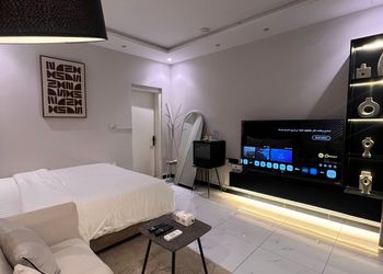 استديو بسرير ماستر وجلسة جانبية 