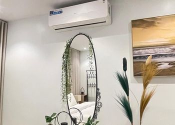 استديو بسرير مريح وتصميم هادئ 