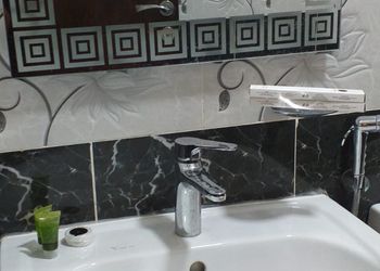 شقة بغرفة ماستر وصالة 
