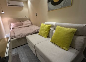 استديو هادئ بدخول ذاتي 