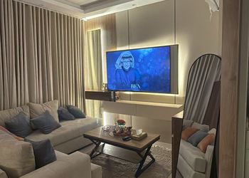استديو بأثاث مريح وبسيط 