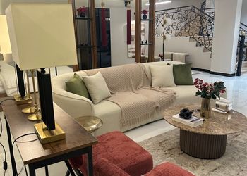 استديو هادئ بدخول ذاتي 