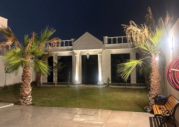 شاليه بصالة أنيقة وفناء خارجي 