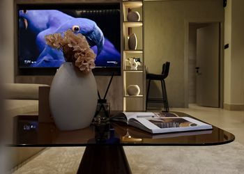  استديو عصري بطابع دافئ