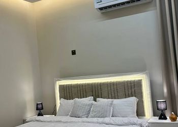 استديو بسرير ماستر وجلسة جانبية