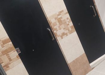 شاليه بمسبح وجلسة خارجية 