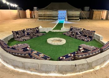 مخيم بجلسة عريش وبروجكتر