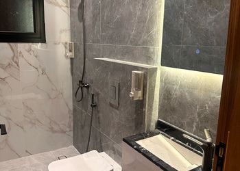 استديو بسرير ماستر وأثاث مريح 