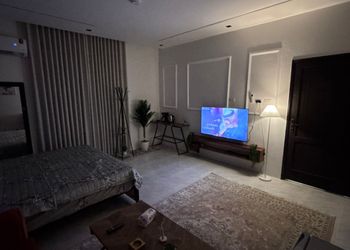 استديو هادئ بسرير ماستر 