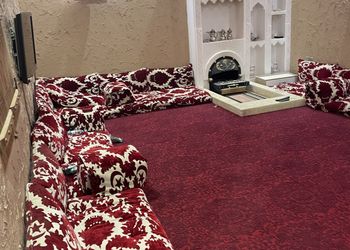 استراحة بمسطح اخضر وجلسه خارجيه