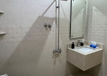 شقة بصالة أنيقة وغرفة نوم 