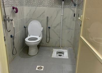 شاليه بألعاب أطفال وجلسة خارجية 