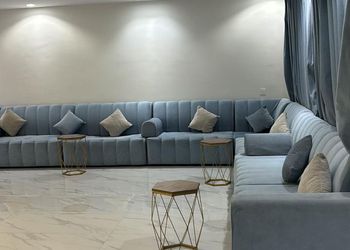 شاليه بمسطح اخضر ومسبح 