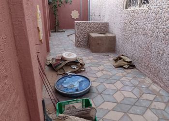 كوخ بأسرة مفردة ومرافق مشتركة