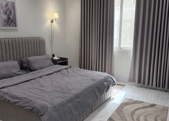 استديو بسرير ماستر وجلسة جانبية